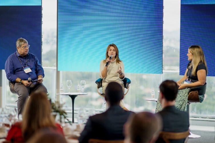 Eduardo Gouveia, Carla Beltrão, da Vivo, e Tijana Jankovic, da Rappi