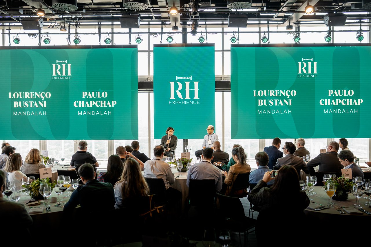 Dr. Paulo Chapchap e Lourenço Bustani, da Mandalah, no palco do RH Experience