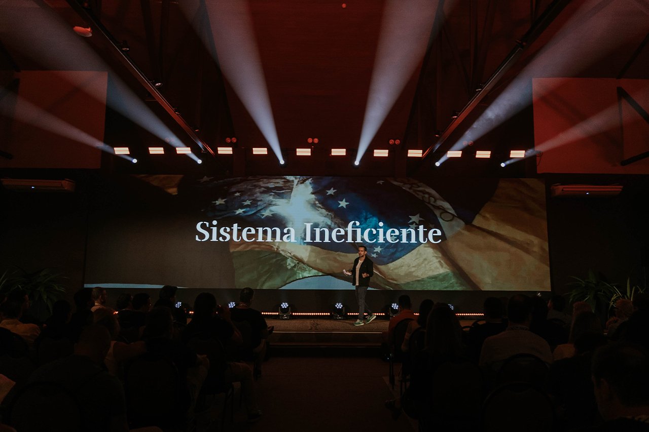 O cientista político Lucas Aragão, sócio da Arko Advice, no Fórum CEO Brasil 2025