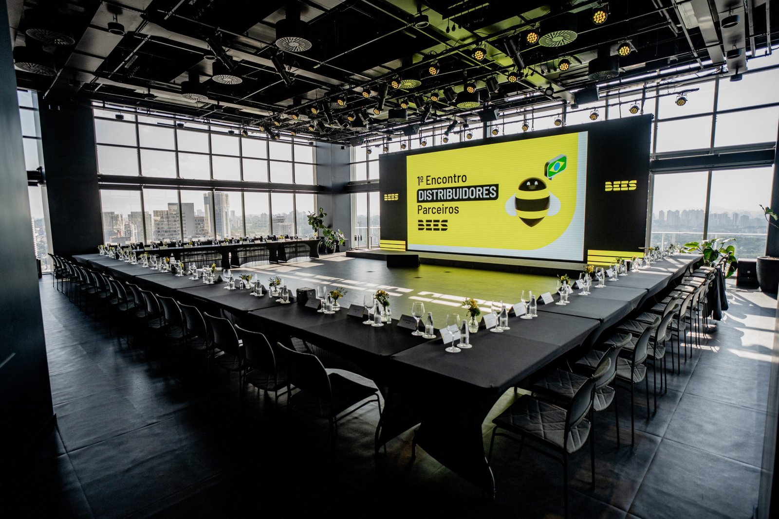 Configuração personalizada da Arena para o 1o Encontro de Distribuidores Parceiros da BEES, da Ambev