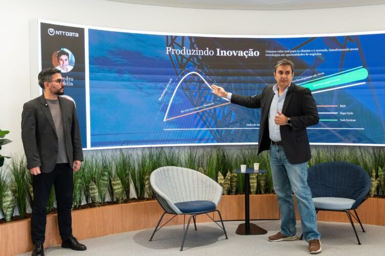 Eli Rodrigues e Evandro Armelin, da NTT DATA