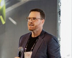 Henri Karam, head de comunicação e relações públicas da BYD no Brasil