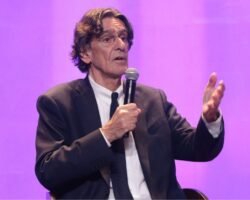 Luc Ferry